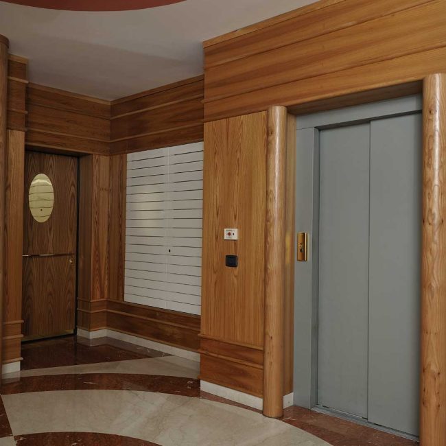 Rivestimento interno in legno su disegno