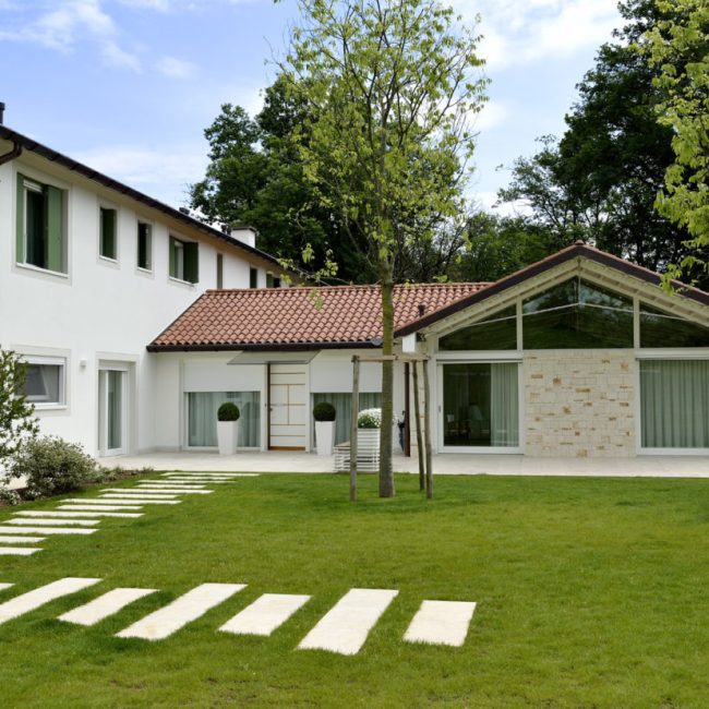 Un progetto di installazione di serramenti interni ed esterni firmato Falegnameria Lot 2