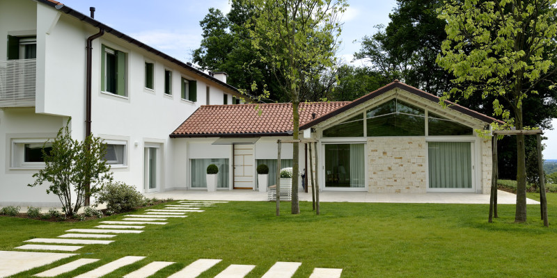 Un progetto di installazione di serramenti interni ed esterni firmato Falegnameria Lot